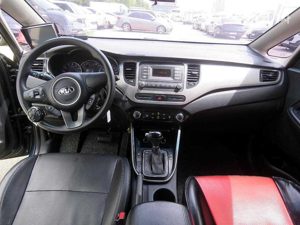 Kia Carens — miniaturë 8