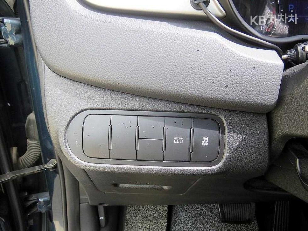 Kia Carens — miniaturë 10