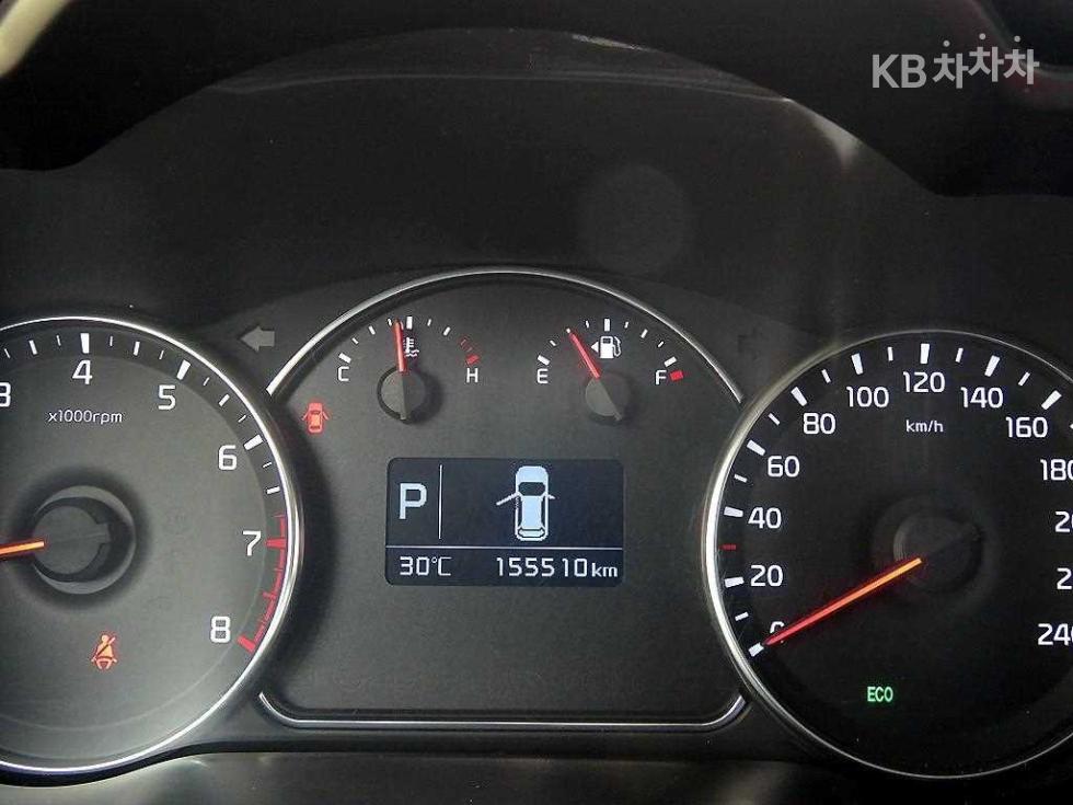 Kia Carens — miniaturë 13