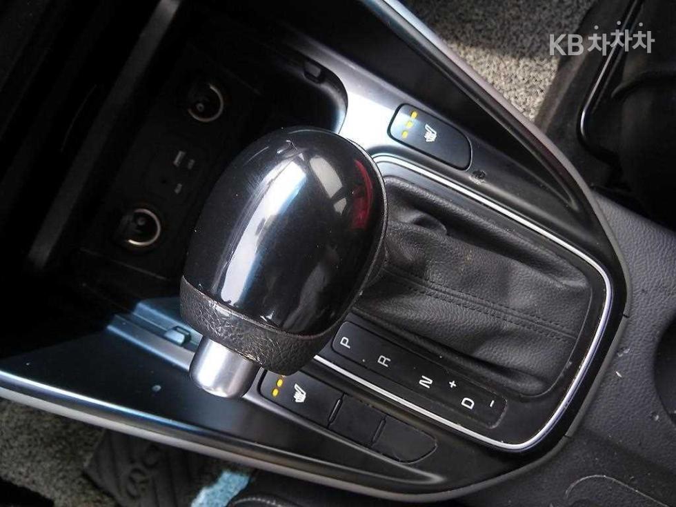 Kia Carens — miniaturë 14