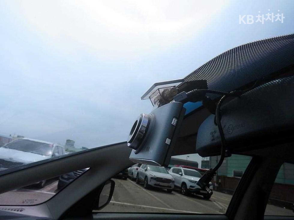 Kia Carens — miniaturë 15