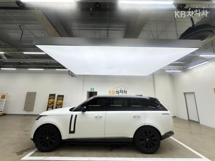 Land Rover Range Rover — miniaturë 2