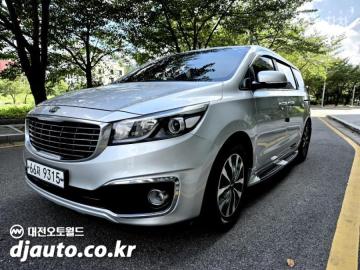 Kia Carnival 9-seater Luxury — foto 1