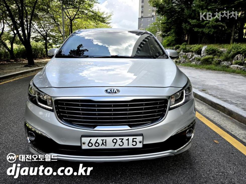 Kia Carnival — miniaturë 2