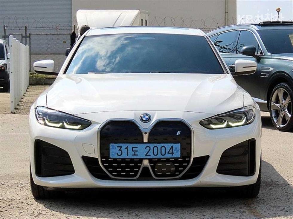 بي إم دبليو i4