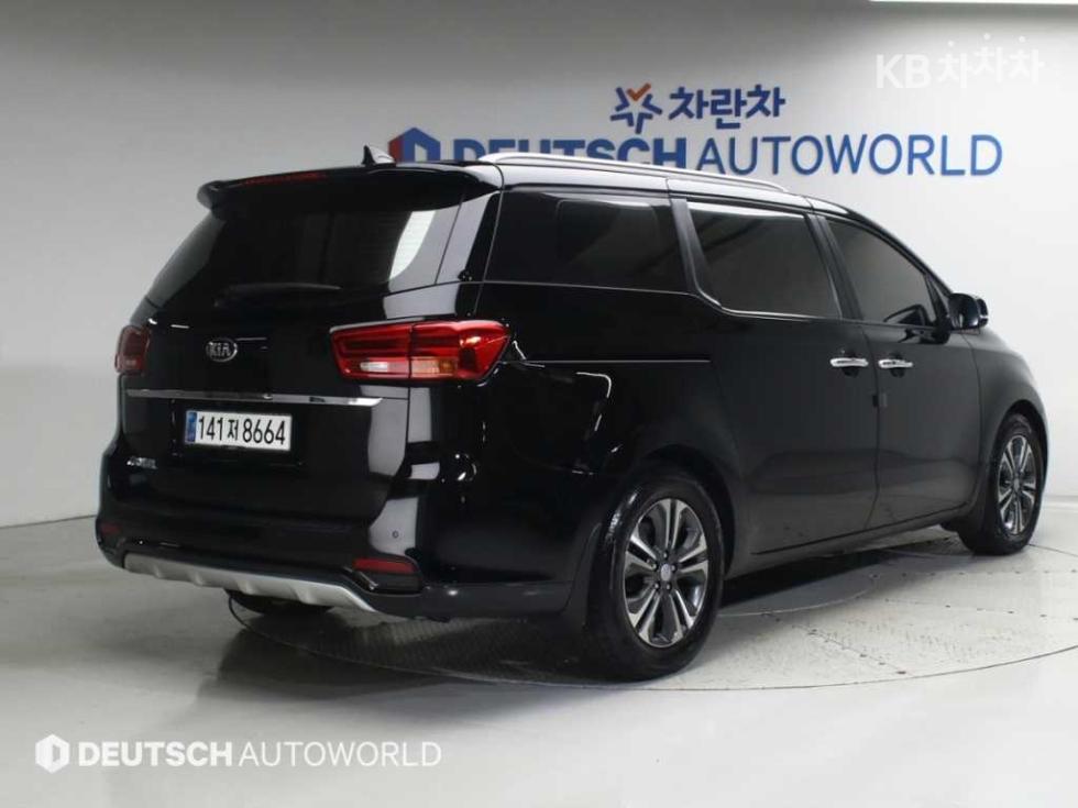 Kia Carnival — miniaturë 2