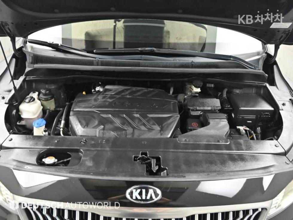 Kia Carnival — miniaturë 6