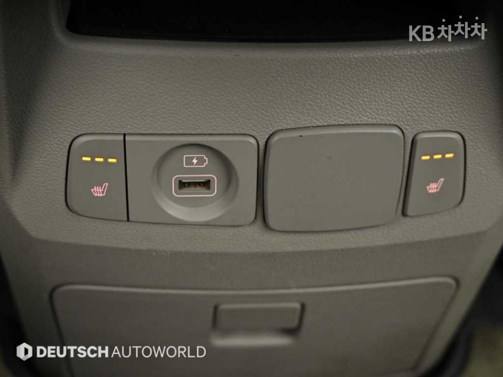 Kia Carnival — miniaturë 16