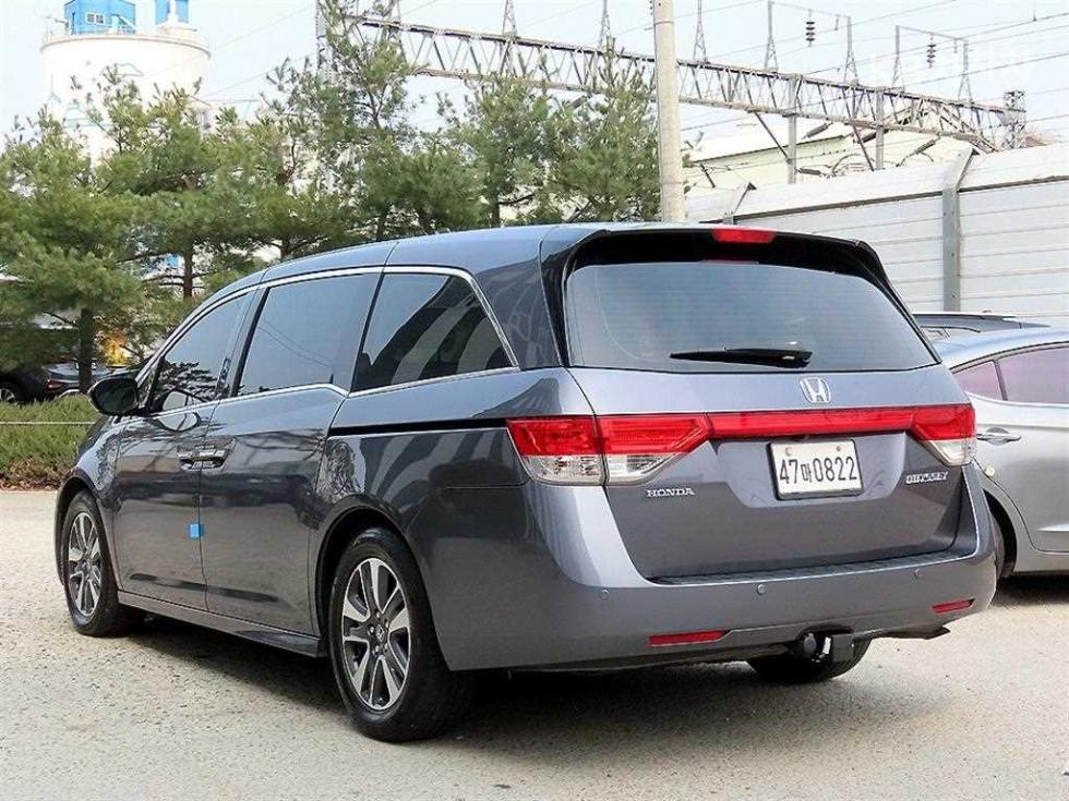 Honda Odyssey — miniaturë 3