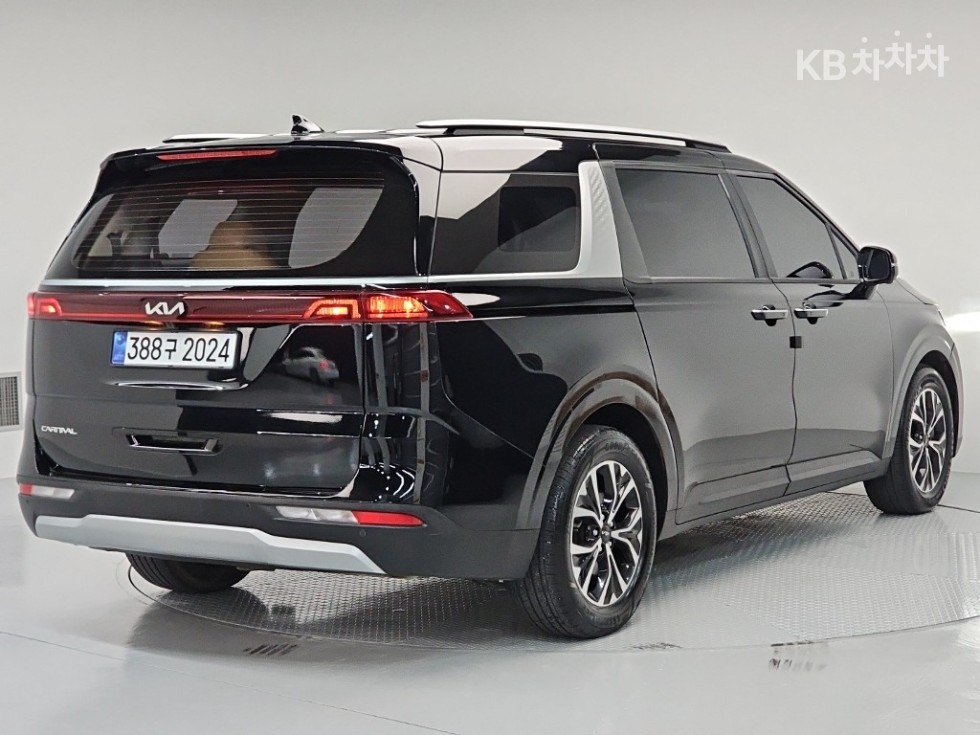 Kia Carnival — miniaturë 4