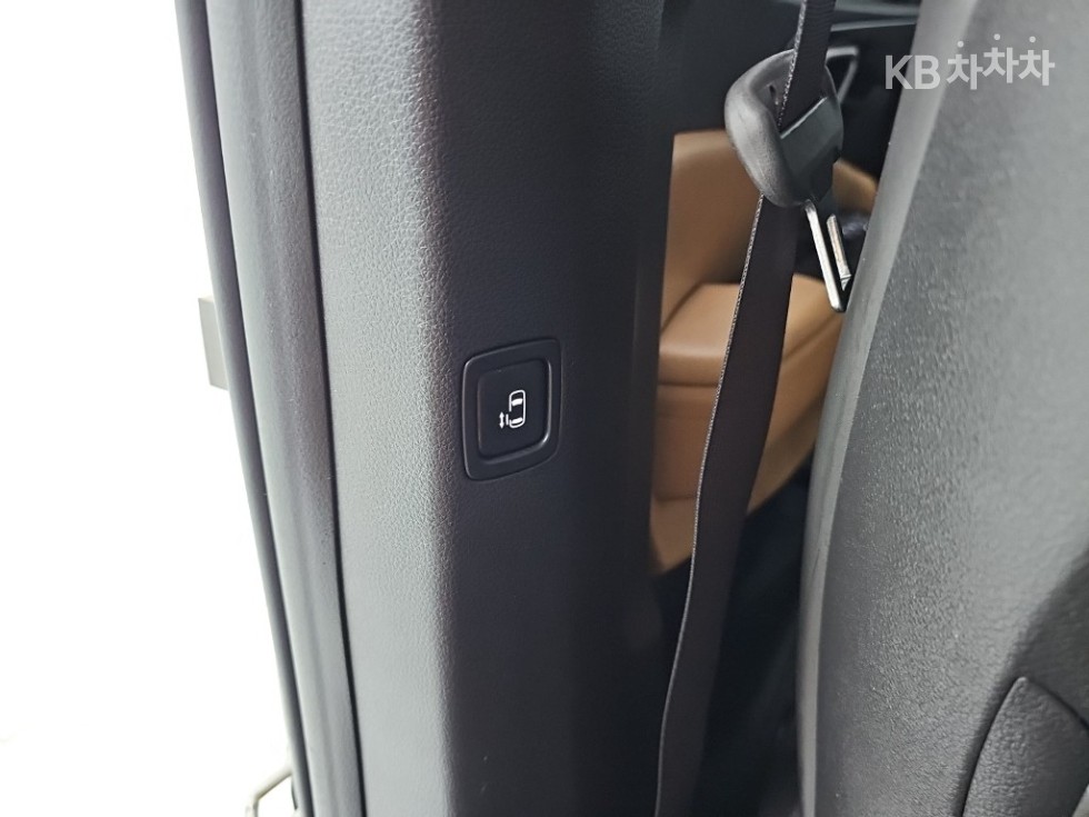 Kia Carnival — miniaturë 13