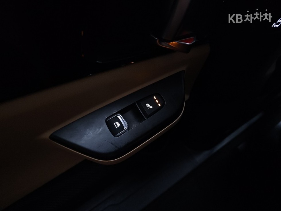 Kia Carnival — miniaturë 14