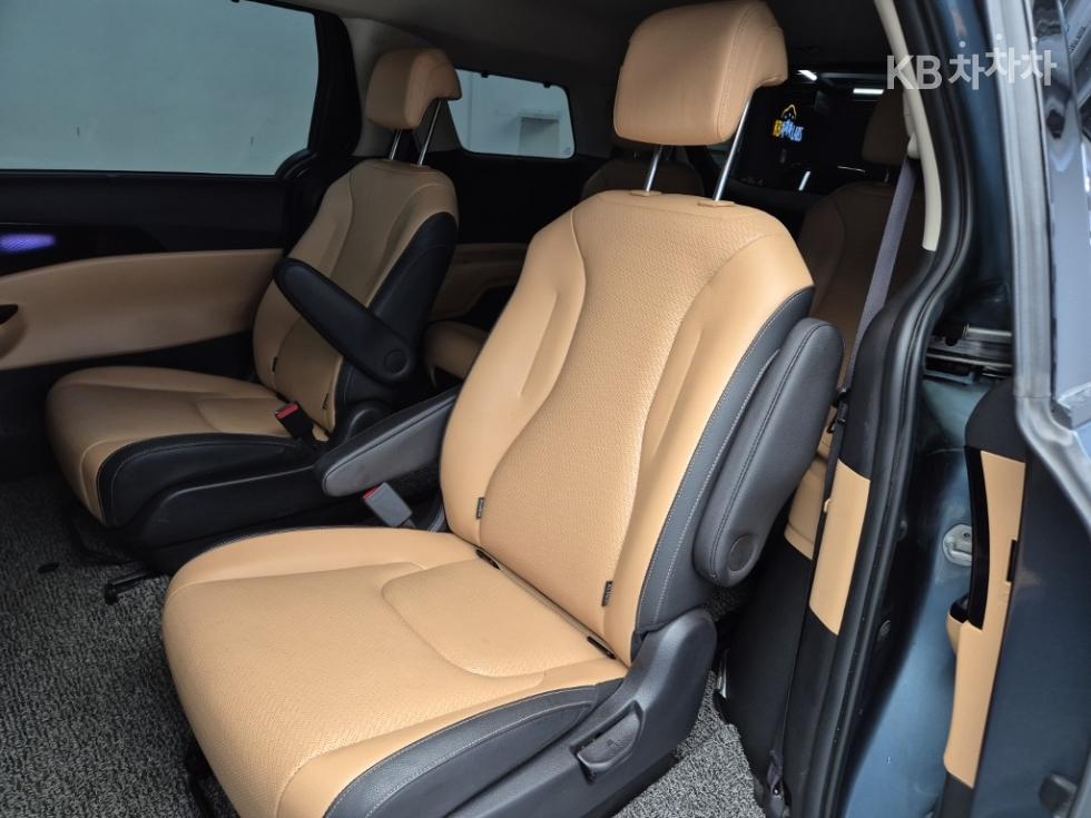 Kia Carnival — miniaturë 12