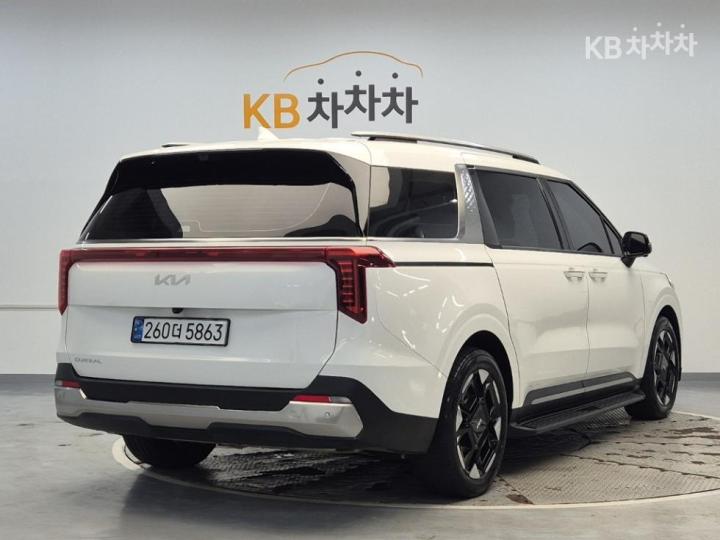 Kia Carnival — miniaturë 3