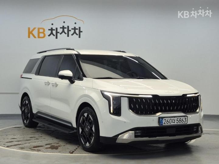 Kia Carnival — miniaturë 4