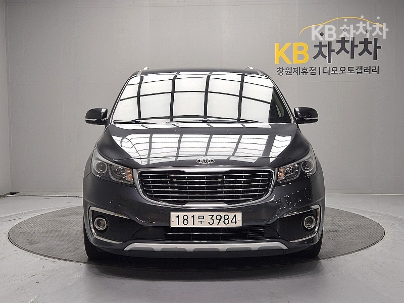 Kia Carnival — miniaturë 2