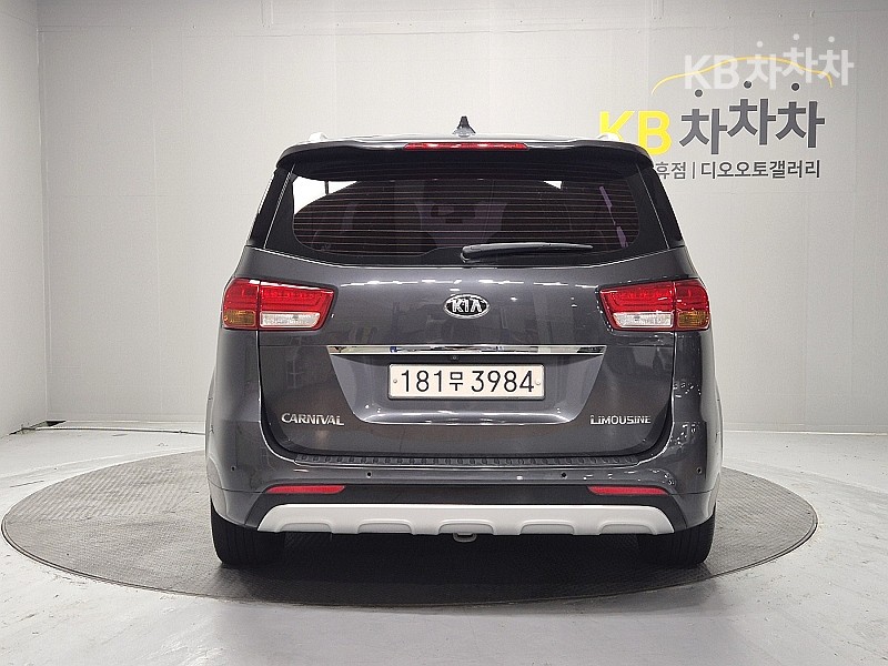 Kia Carnival — miniaturë 4