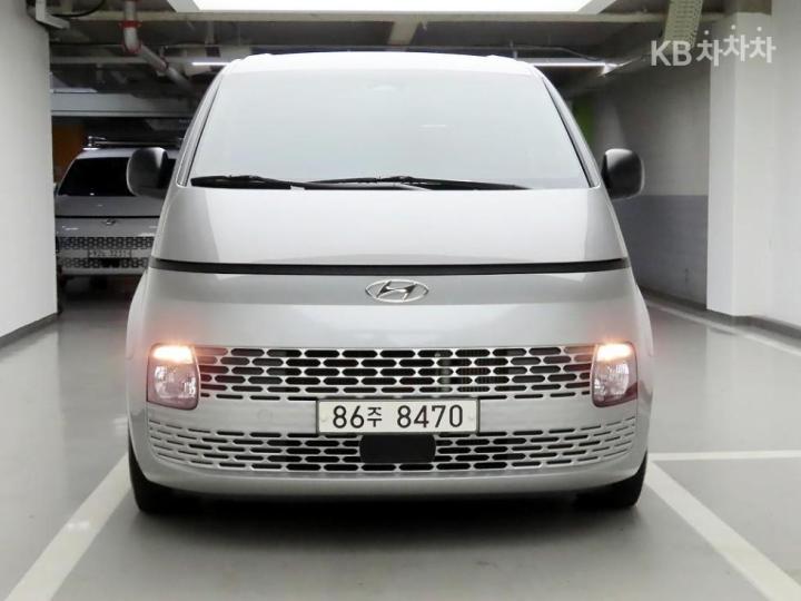 Hyundai Staria 2.2 카고 3 스마트 — foto 1