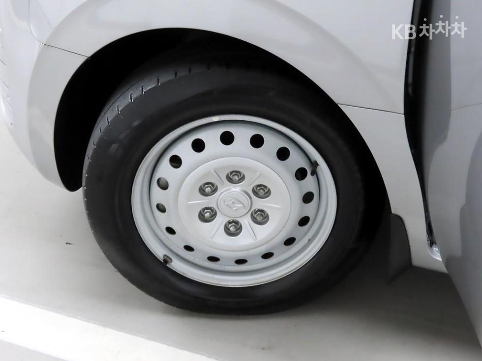 Hyundai Staria — miniaturë 18