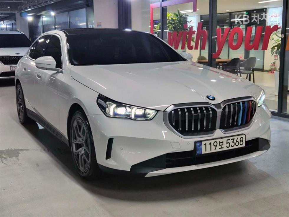 بي إم دبليو - 5-Series | New 520 M Sport