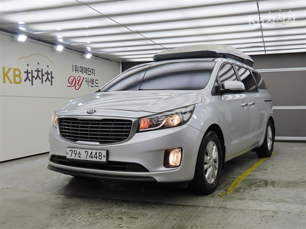 Kia Carnival — miniaturë 2
