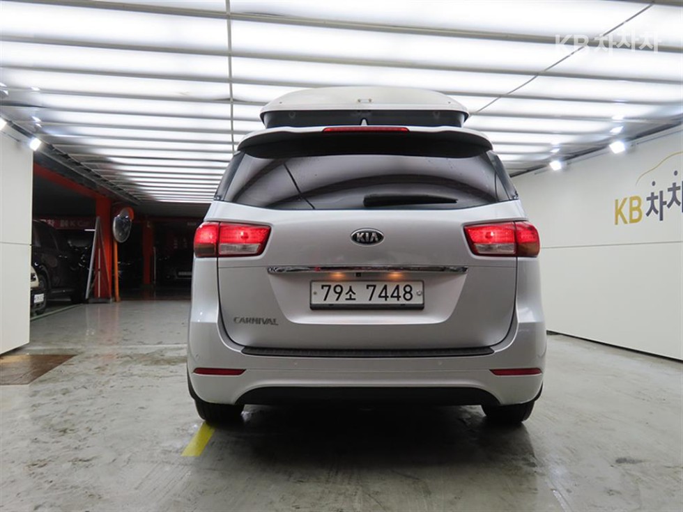 Kia Carnival — miniaturë 3