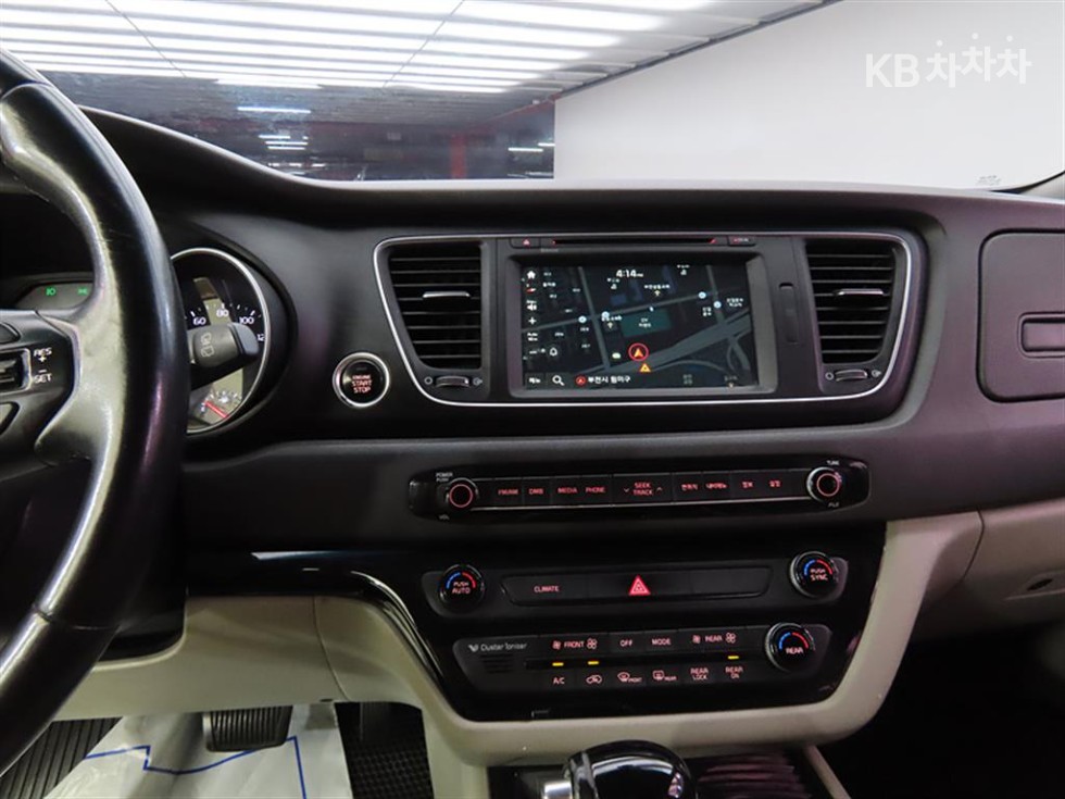 Kia Carnival — miniaturë 10