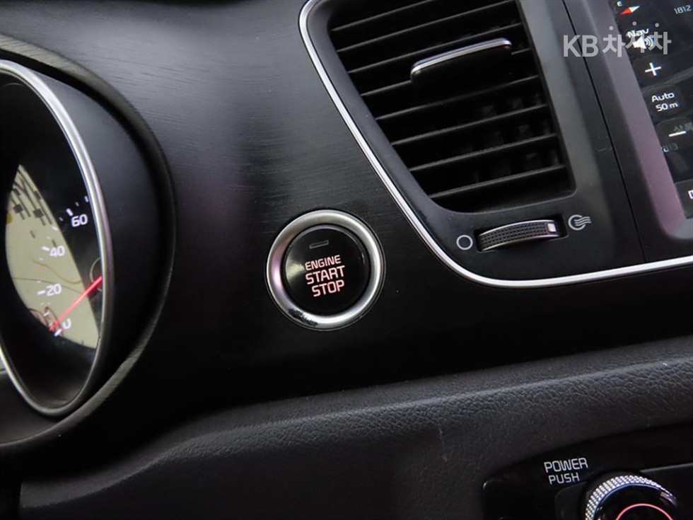 Kia Carnival — miniaturë 11