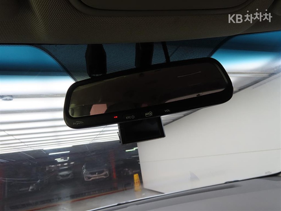Kia Carnival — miniaturë 13