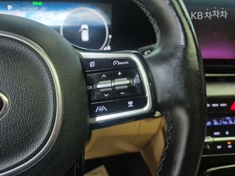 Kia Carnival — miniaturë 16