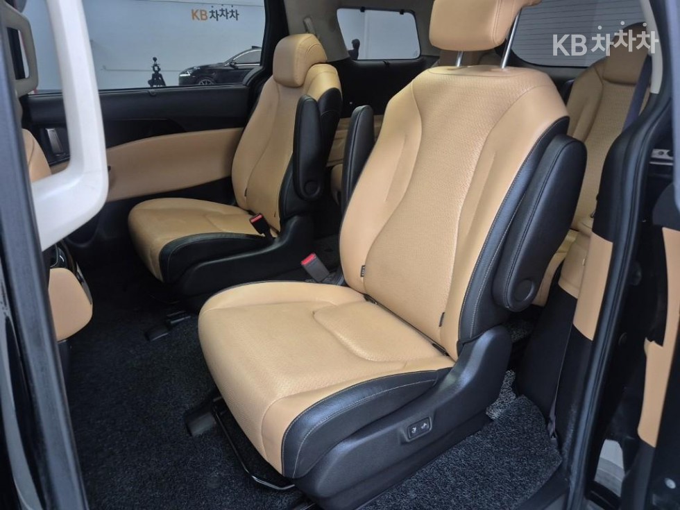 Kia Carnival — miniaturë 12