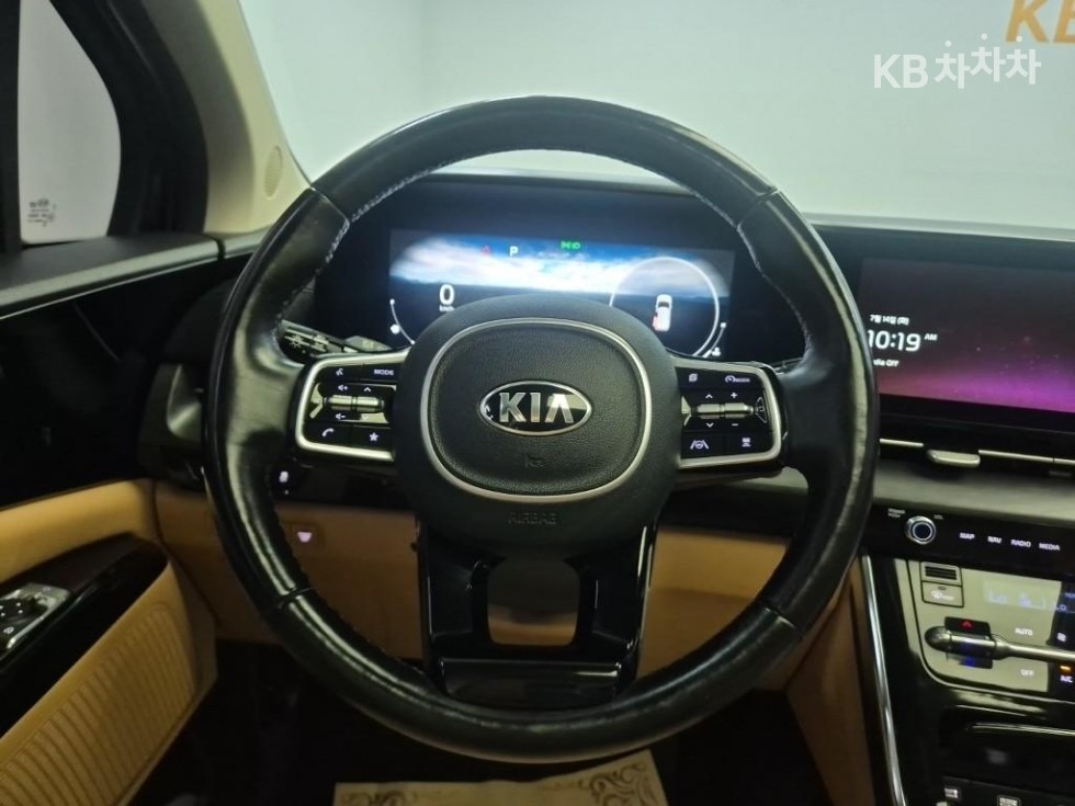 Kia Carnival — miniaturë 9