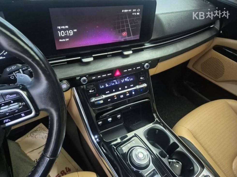 Kia Carnival — miniaturë 10