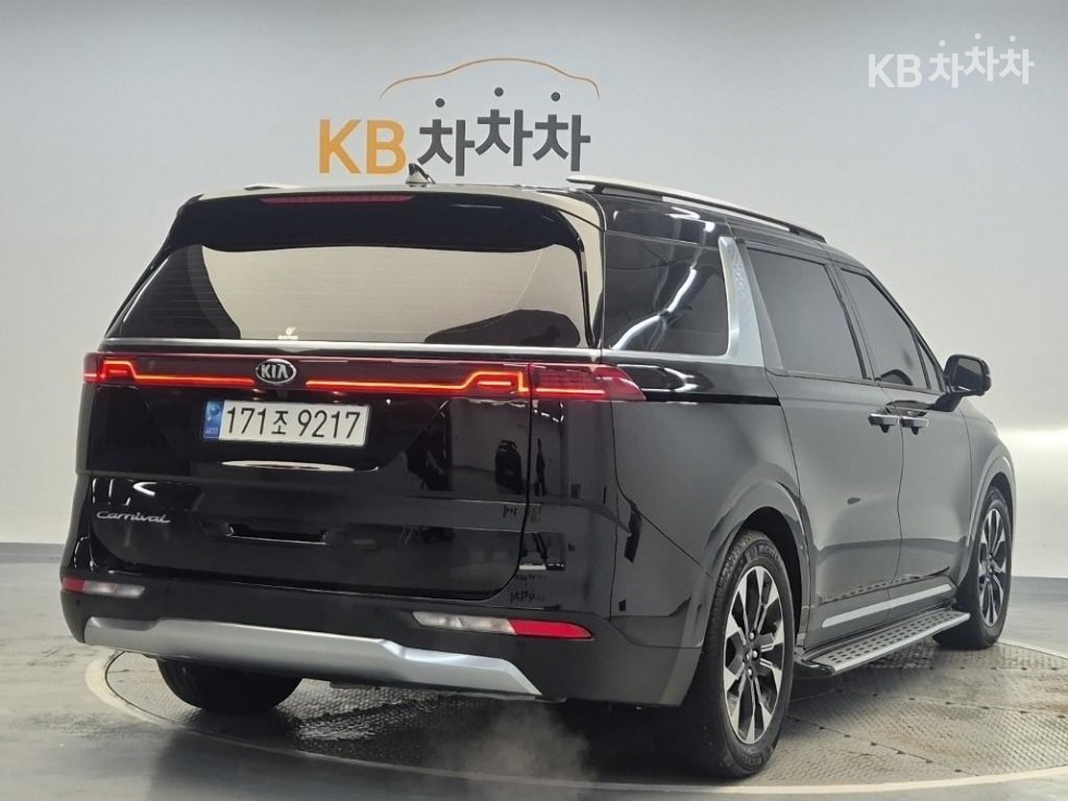 Kia Carnival — miniaturë 3