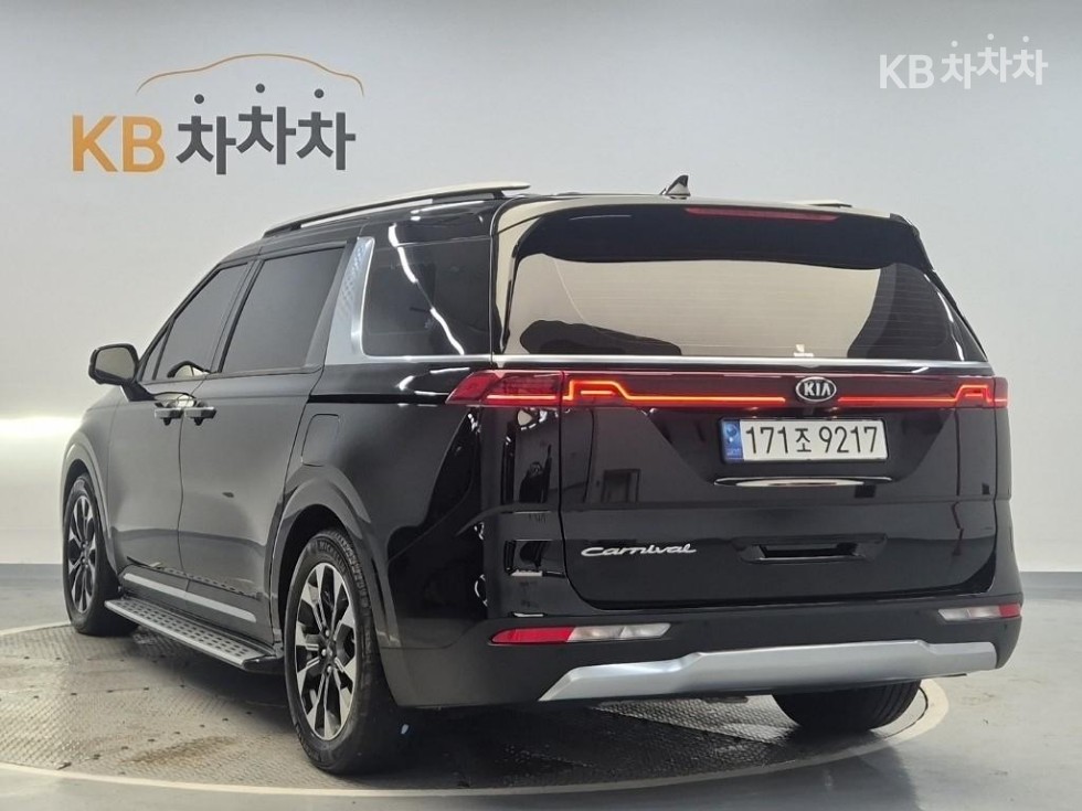 Kia Carnival — miniaturë 2