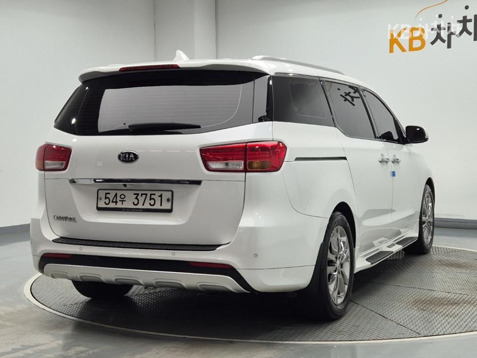 Kia Carnival — miniaturë 3
