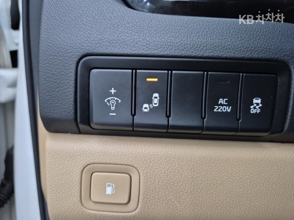 Kia Carnival — miniaturë 18