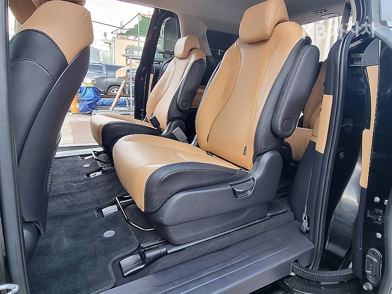 Kia Carnival — miniaturë 8