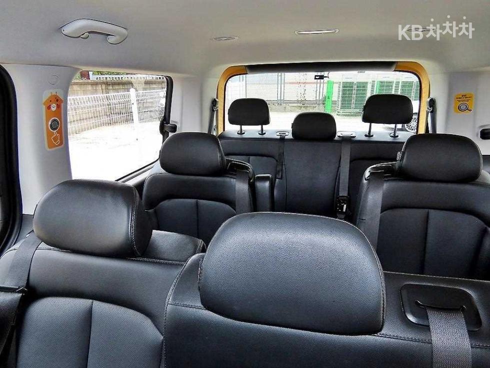 Hyundai Staria — miniaturë 7