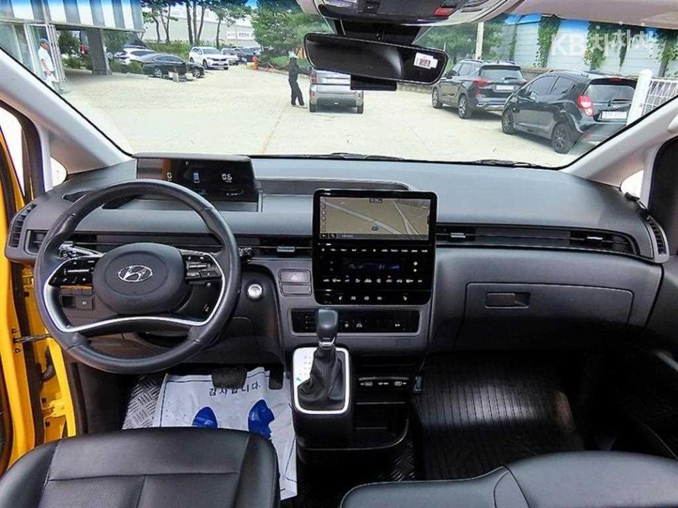 Hyundai Staria — miniaturë 8