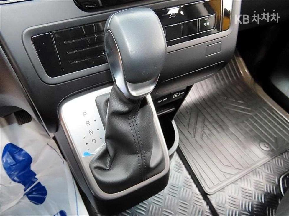 Hyundai Staria — miniaturë 11