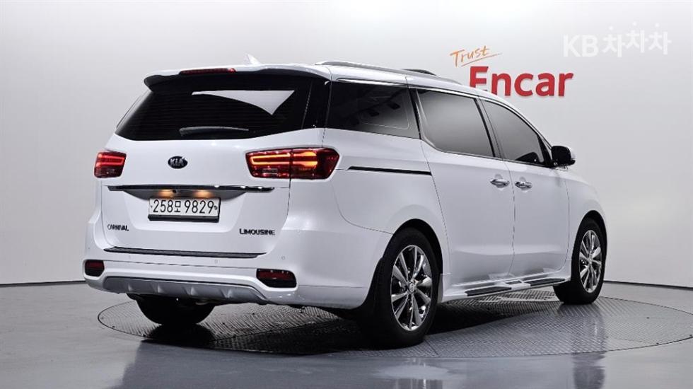 Kia Carnival — miniaturë 2