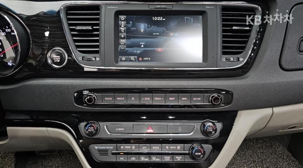 Kia Carnival — miniaturë 12