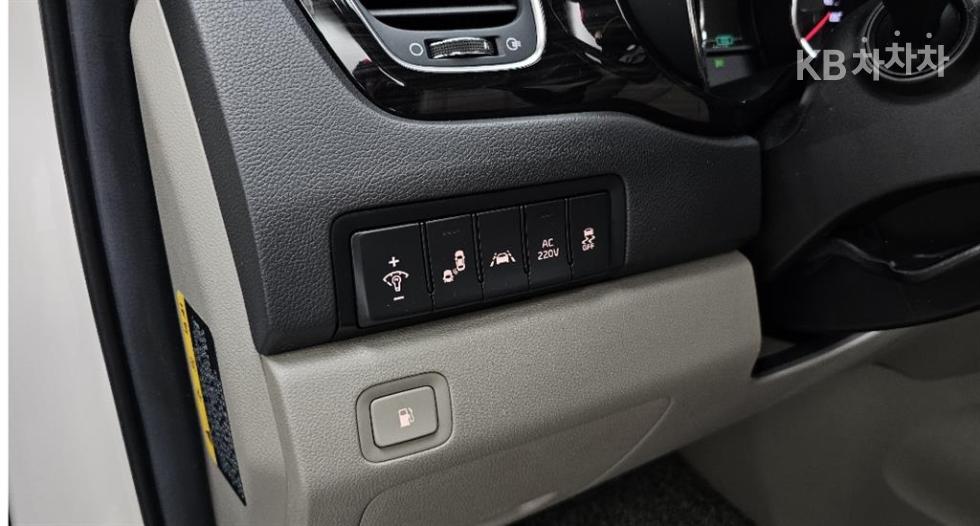 Kia Carnival — miniaturë 17