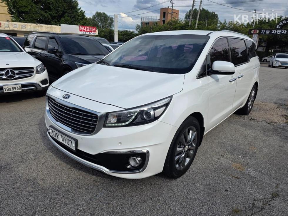 Kia Carnival 9인승 2.2 디젤 노블레스 — foto 1