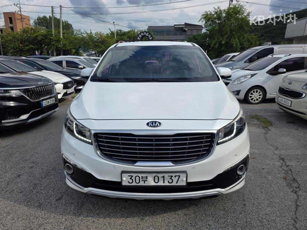 Kia Carnival — miniaturë 2