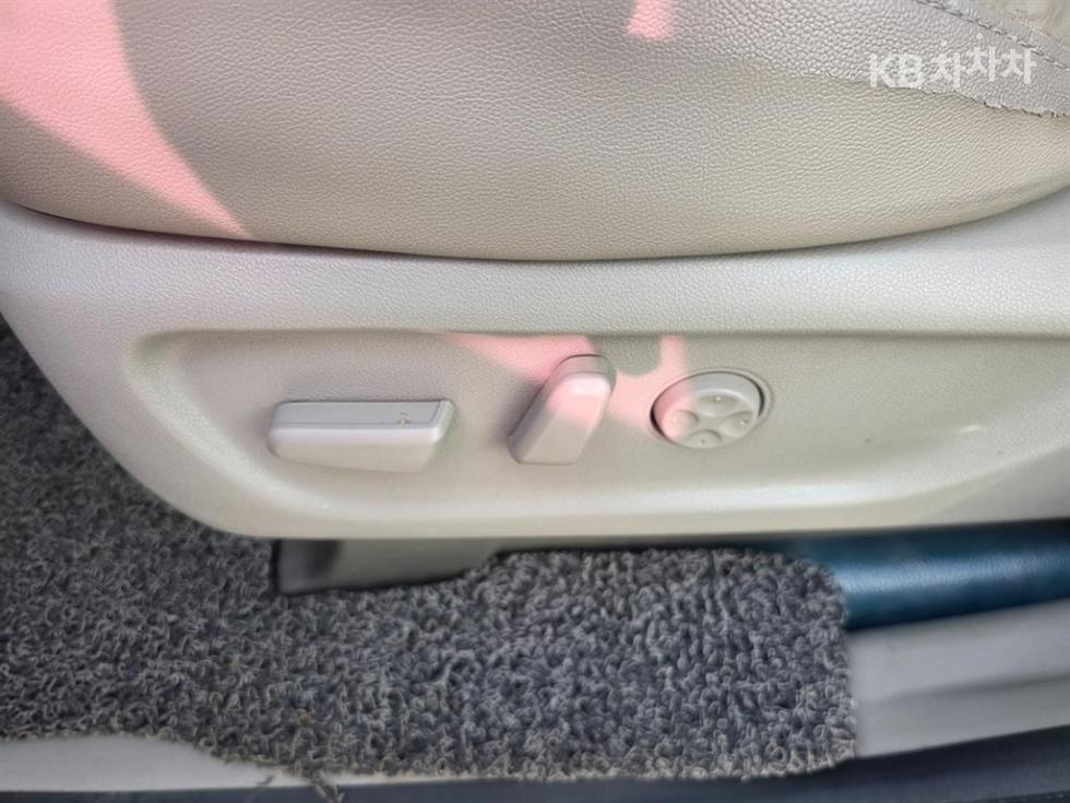 Kia Carnival — miniaturë 13