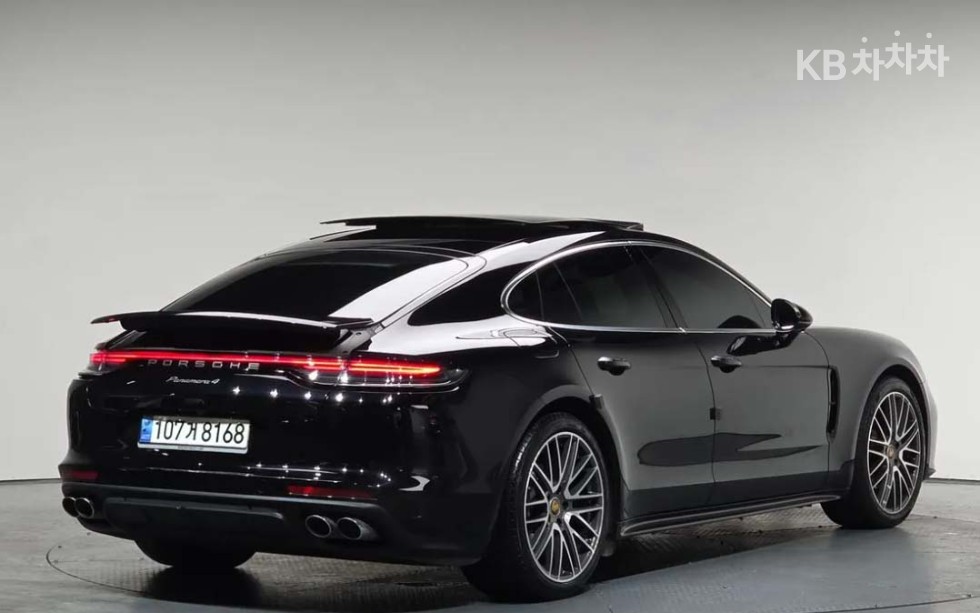 Porsche Panamera — miniaturë 2