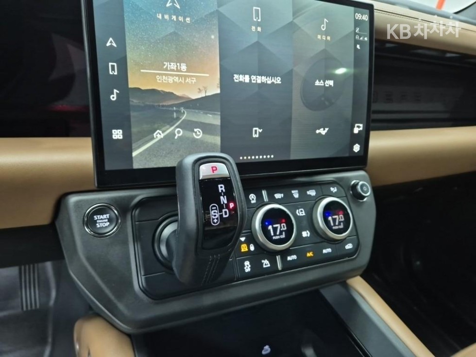 Land Rover Defender — miniaturë 8