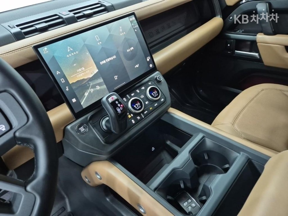 Land Rover Defender — miniaturë 10
